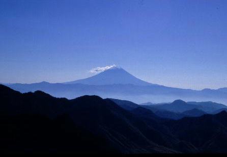 瑞牆山より富士山