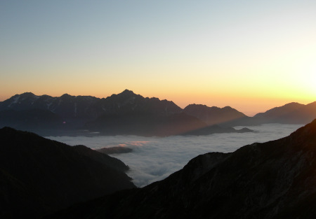 夕景雲海の立山、剣