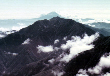 鳳凰山と富士山