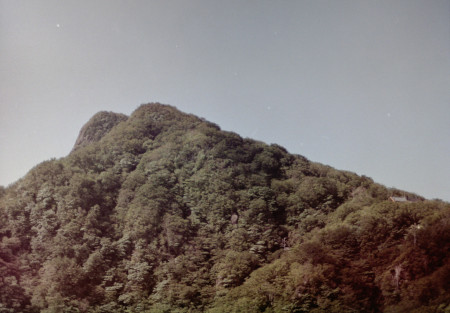 間近の祖母山